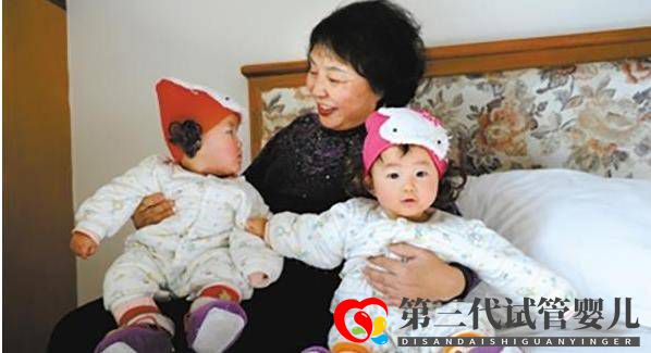 60岁失独盛海琳试管生下双胞胎,11年过去了,一家人4口过得如何(图1) 60岁失独盛海琳试管生下双胞胎,11年过去了,一家人4口过得如何(图1)