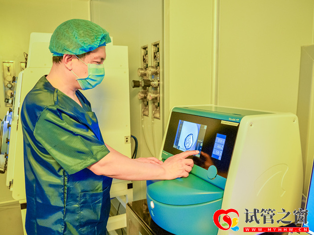 国内男性hiv携带者精子洗涤试管费用明细,让你宝宝更健康!(图1) 艾滋病患者生育需要通过试管助孕