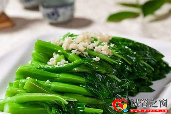 据说医生从不吃这四种蔬菜,隔夜青菜具有致癌危险(图2) 隔夜青菜有害物质较多