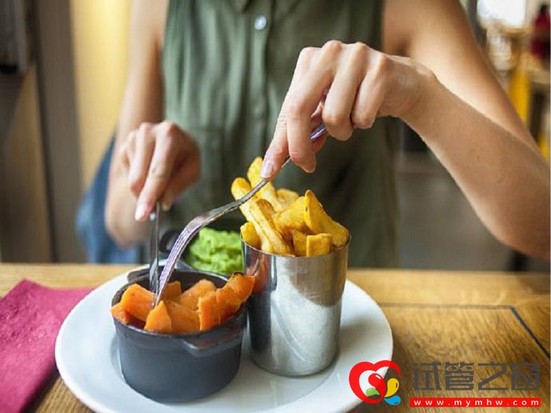 取卵后卵巢囊肿需谨慎,这6个注意事项别忽视(图2) 卵巢囊肿患者饮食要清淡