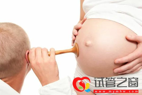 详谈老中医把脉看男女方法原理,找准最佳月份是第一步(图1) 怀孕的女性会出现滑脉