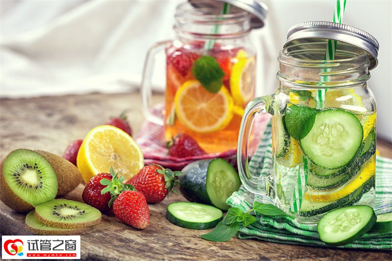 怀孕时喝苏打水有害吗?(图8) 天然调味水、食品、餐具、水果、液体、绿色、配料、产品、天然食品、石灰