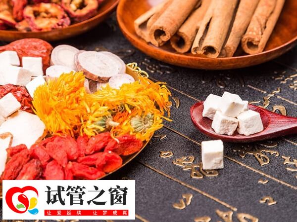 昌吉中医方剂桃红四物汤功效与禁忌都有哪些?(图2) 桃红四物汤可缓解痛经